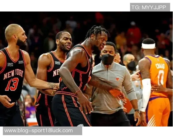 约基奇对卡梅隆约翰逊的建议:保持自我风格与侵略性展现个人魅力 约基奇对卡梅隆约翰逊的建议:保持自我风格与侵略性展现个人魅力